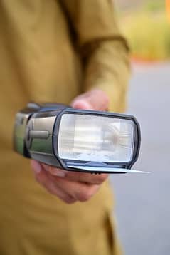 SPEEDLIGHT CAMERA FLASHLIGHT