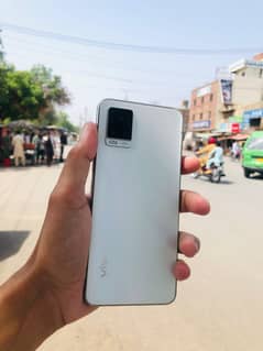 vivo v20 available for sale with 8gb ram 128 gb ROM complete box