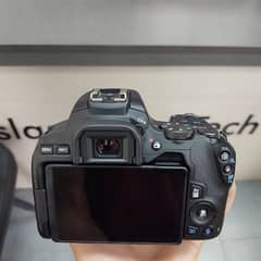 canon 250D with 18-55mm lens