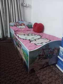 Bed for girls