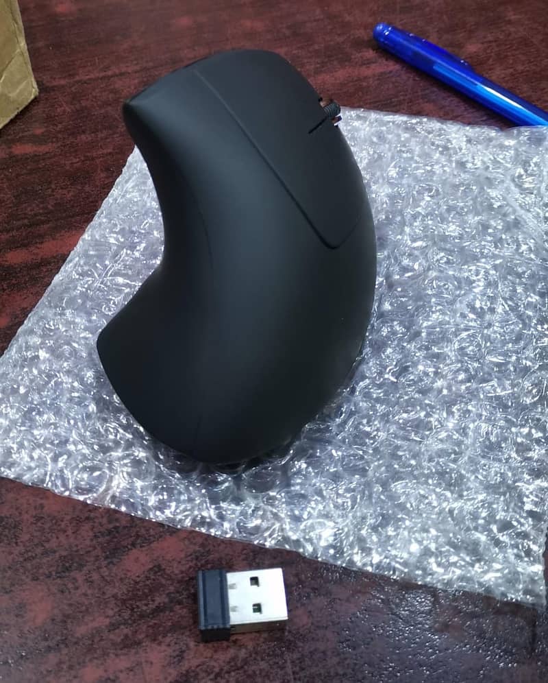 New Style / Model Mouse Ergonomic 2.4GHz Wireless Optical. 7