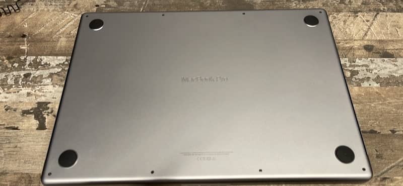 Macbook Pro 16 inch M2 Pro chip 3