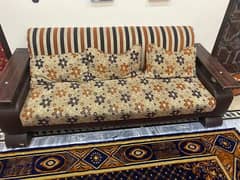 5 seater sofa set with cushions. . . . condition 10 out of 7