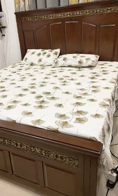 Bedset with two side tables and dresser (king size) - with matress