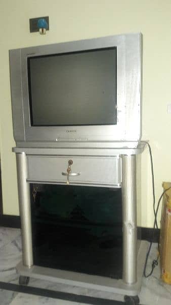 samsung original TV with trolley 0