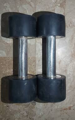 two 4kg dumbbells in new condition at only 2300