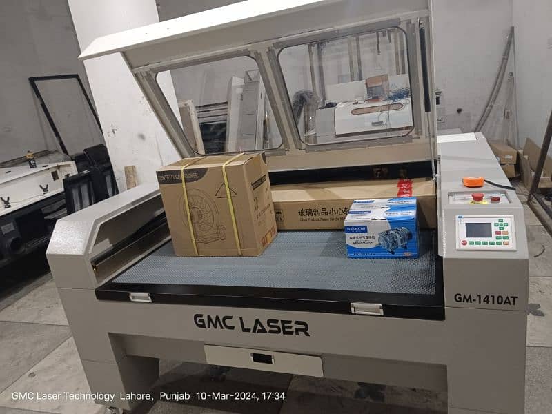 Laser cutting and engraving machine 0