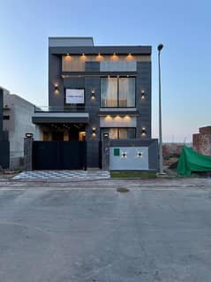 5 Marla Modern Designer House For Sale In BAHRIA Town Lahore
