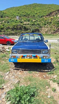 Toyota Hilux model 1984  dabal farmat Islamabad nambar 03137760466