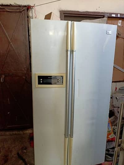 LG Fridge Dubel Dor Working Condition Me