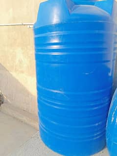 2 Plastic Water Tank