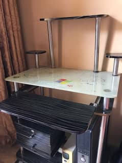 Computer Table with excellent condition