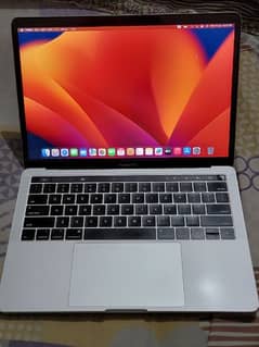 Macbook Pro 2017 core i7 in good condition for sale