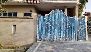 Corner 10 Marla House Situated In Marghzar Officers Colony For sale