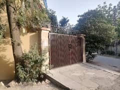 Corner In Marghzar Officers Colony Of Marghzar Officers Colony, A 10 Marla House Is Available