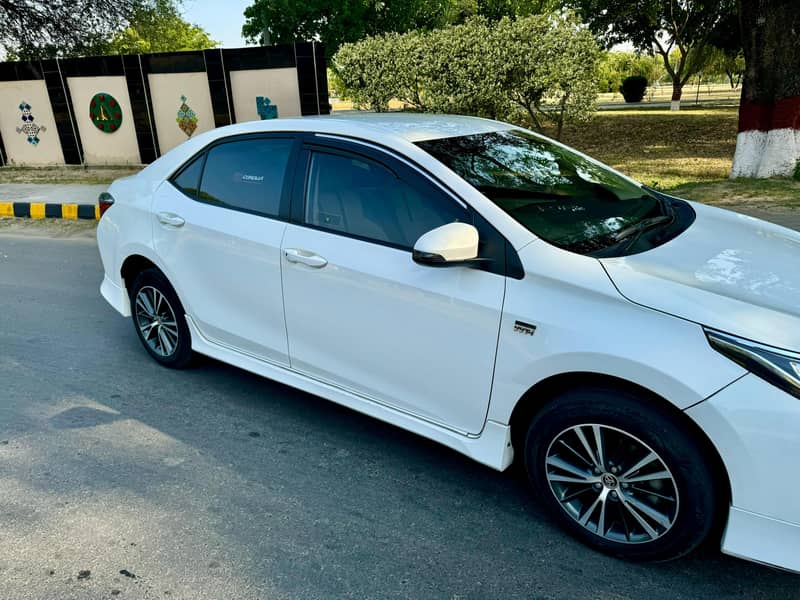 Toyota Corolla Altis X Automatic 1.6 2021 4