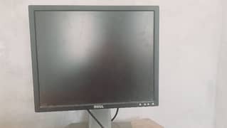 Dell 19 Inch LCD full Screen Clean, No Dot or shade