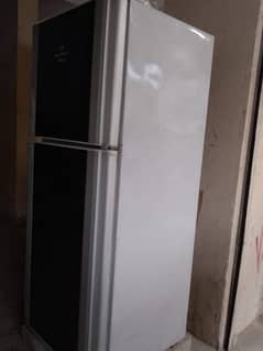 dawlance fridge urgent sale