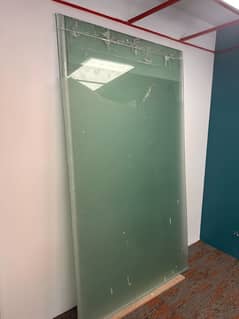 High-Quality Tempered Glass Partitions