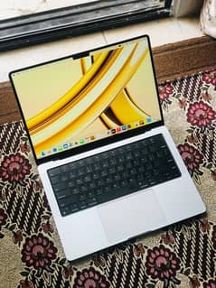 Macbook Pro 14 M1 Chip/16gb/512gb Excellent condition
