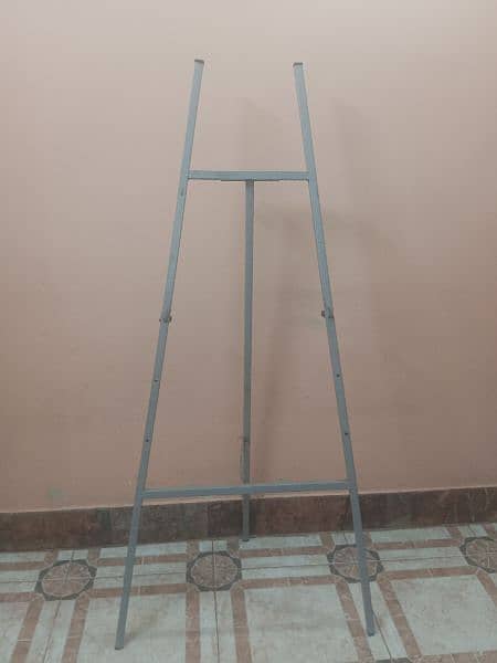 painting stand 2