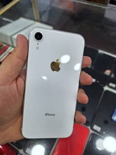 IPhone XR 64 gb 85+ health good condition mix coulers