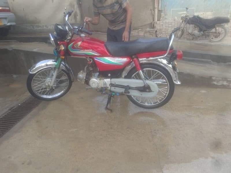 Honda CD 70 2017, Karachi Registered, 1st Owner 2