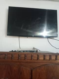 LG tv we are selling we purchased in 80000 but screen is broken