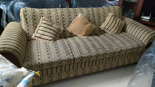 7 seater Sofa Set For Sell (Urgently)