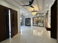 5 MARLA BRAND NEW BEATIFULL HOUSE FOR SALE IN JINAAH BLOCK BAHRIA TOWN LAHORE