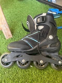 Roller-blades used for 1 month only/ theres some scarches and all ok