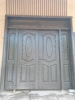 main enterss door