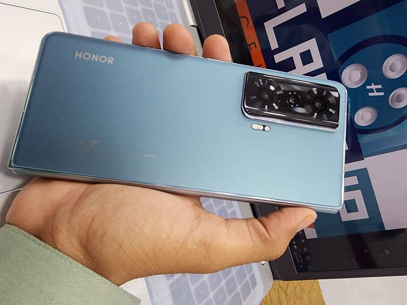 HONOR MAGIC VS 16GB 512GB OFFICIAL APPROVED 6