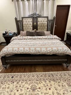 Wooden bedset with carving
