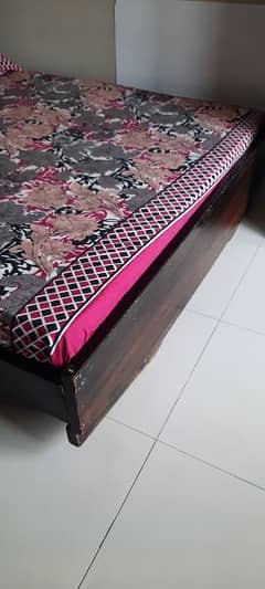 bed wooden