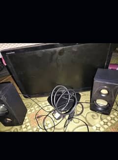 LCD monitor with speakers