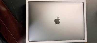 macbook pro i7 i9 M1 M2 excellent