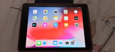 Ipad Air 1 128 GB with Free Smart Case and Charger