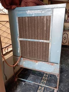 Pad Air cooler with stand.