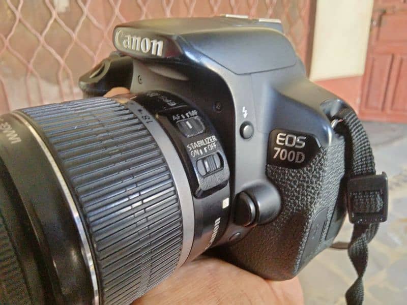 700D Camera With assesries 2 Battery & Chargers Bag For Sale 3