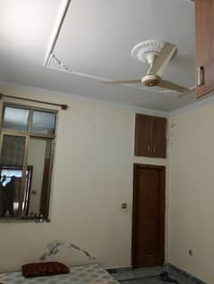House for bechlors at rent 5 Marla 1st floor in ghauri town phase 3 isb
