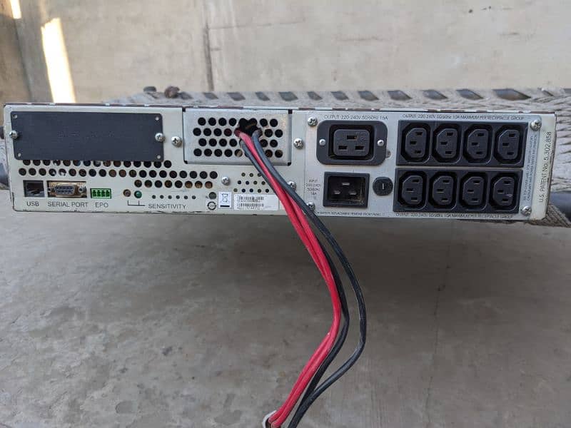 Apc ups. 3000 va 2