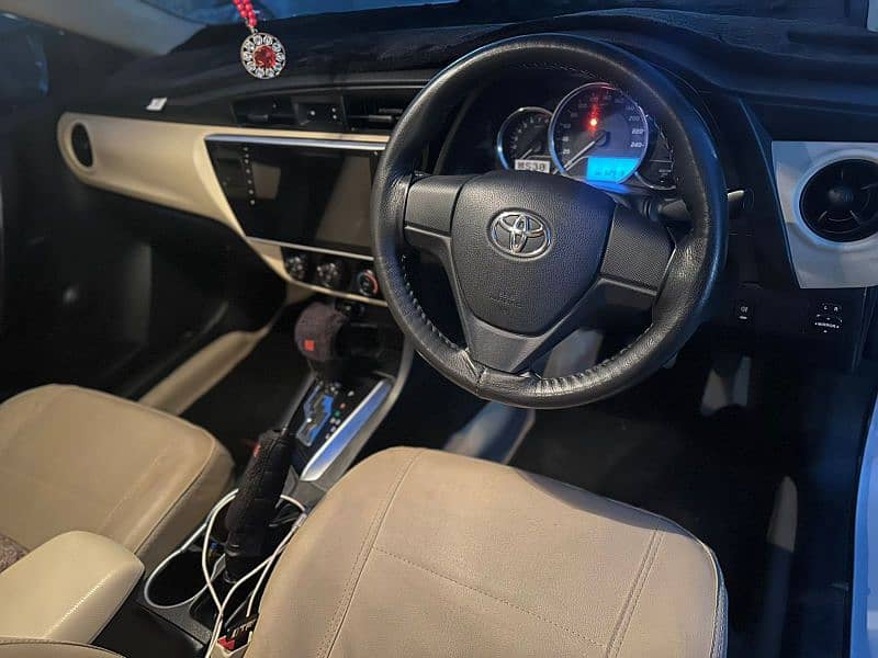 Toyota Corolla XLI AUTOMATIC 2019 6