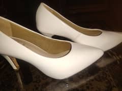 stylo shoes (heels) best condition white colour