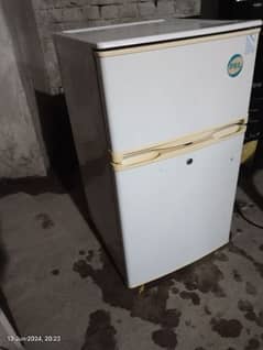 PELL small double door fridge