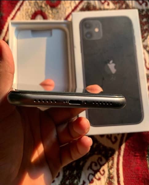 IPhone 11 with Box Jv 64GB 84 health 3