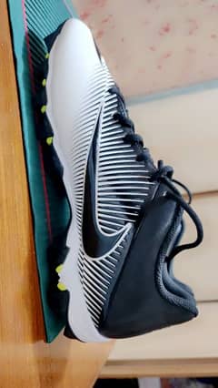 Nike VPR Fastflex Low Football Cleats