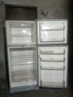 Dawlance Fridge medium size new candetion for sale chill cooling