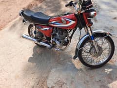 Honda125 modl 2014B Lahore nmbr totly Jenven dacomint clyr