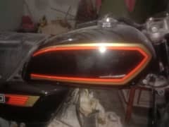 Honda 70 old model small Fuel Tank and Tapa Total New Condition 10/10